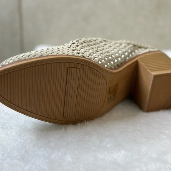 Time and Tru Women Beige Woven Mules - Picture 2 of 5